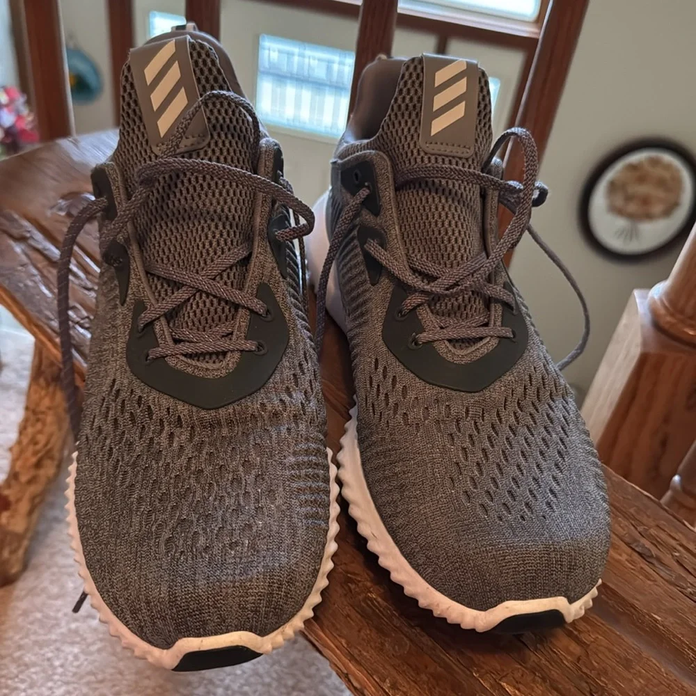 Gray Adidas sneakers - Picture 2 of 5